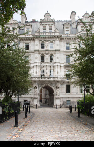 Temple GArdens Gebäude Eingang in den Nahen Tempel und der Inns of Court, London, UK Stockfoto