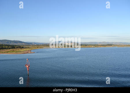 Landschaft rund um Olbia, Blick von der Kreuzfahrt Schiff in den Hafen von Olbia auf Sardinien Anreise Stockfoto