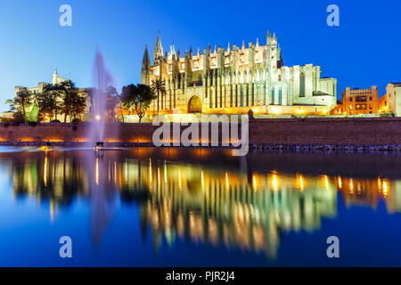 Catedral de Palma de Mallorca Mallorca kirche kathedrale twilight Spanien reisen Tourismus Reisen Stockfoto