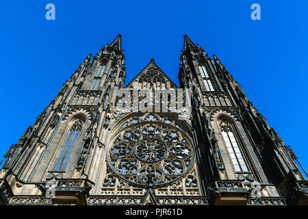 Fassade des St. Veitsdom auf der Prager Burg Stockfoto