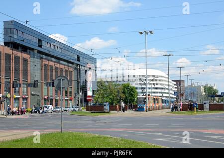 WROCLAW, Polen - 14. MAI 2017. Breslau mit modernen und klassischen Architektur. Dominikanski Square, OVO Hotel und Shopping Mall am 14. Mai 2017. Stockfoto