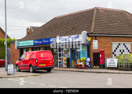 7. September 2018 eine Royal Mail van außerhalb kleiner Shop Einheiten auf der Ballymaconnell Road South in Bangor County Down Nordinsel Irland geparkt. Diese kleinen Stockfoto
