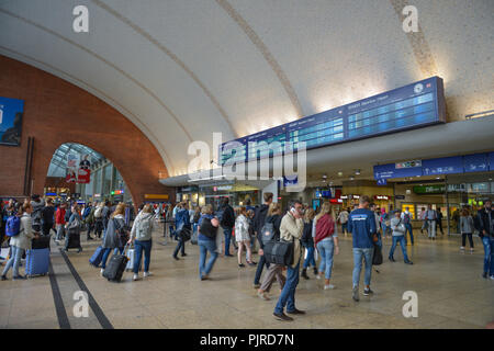 Eingangshalle, Hauptbahnhof, Köln, Nordrhein-Westfalen, Deutschland, Foyer, Hauptbahnhof, Köln, Nordrhein-Westfalen, Deutschland Stockfoto