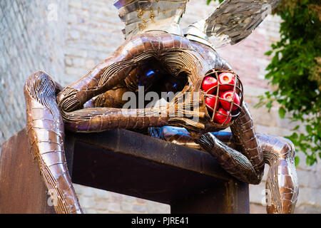 Barcelona Artwork von Engel Skulptur mit Kopf in seinen Händen. Stockfoto