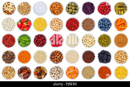 Obst und Gemüse Beeren von oben auf weißem Hintergrund Stockfoto