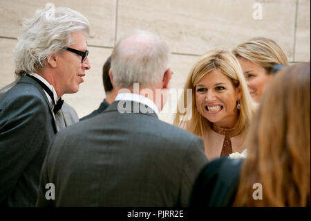 Offizielle Eröffnung des M-Museum in Leuven von Prinzessin Maxima und Prinzessin Mathilde (Belgien, 20/09/2009) Stockfoto