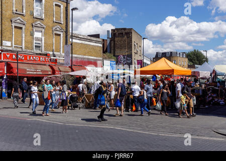 Ridley Road Market and Shopping Village in Dalston, London England Vereinigtes Königreich Großbritannien Stockfoto