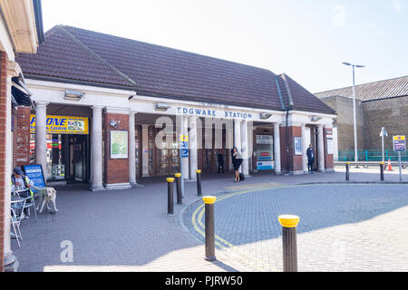 Die U-Bahnstation Edgware, Station Road, Edgware, London Borough von Barnett, Greater London, England, Vereinigtes Königreich Stockfoto