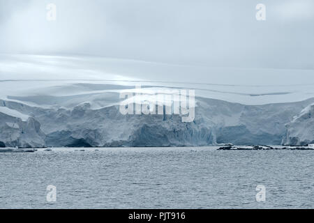 Eisige Landschaft bei Neko Harbour, Andvord Bay, Antarktische Halbinsel Stockfoto