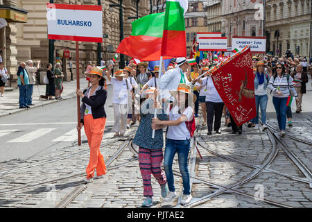 Prag, tschechische Republik - 1. Juli 2018: Die bulgarische Besucher Sokolsky Slet, einmal - alle sechs Jahre Treffen der Sokol Bewegung - eine Tschechische paradieren Stockfoto