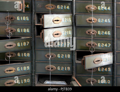 Schließfächer in einer Bank in das Technische Museum in Magdeburg. Stockfoto