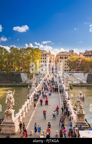 Sant'Angelo Brücke über den Tiber, Luftaufnahme vom Schloss Sant'Angelo, Mausoleum des Hadrian, Rom, Italien Stockfoto