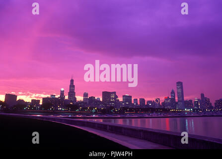 1992 historische LAKESHORE Skyline von Downtown Chicago Lake Michigan ILLINOIS USA Stockfoto