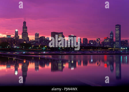 1992 historische LAKESHORE Skyline von Downtown Chicago Lake Michigan ILLINOIS USA Stockfoto