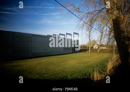 Die Büros der Structo, ein Gebäude aus Beton, außerhalb von Brügge (Belgien, 27.02.2008) Stockfoto