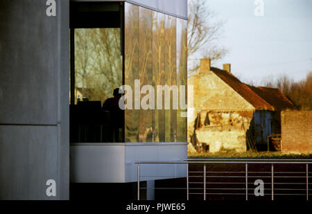 Die Büros der Structo, ein Gebäude aus Beton, außerhalb von Brügge (Belgien, 27.02.2008) Stockfoto