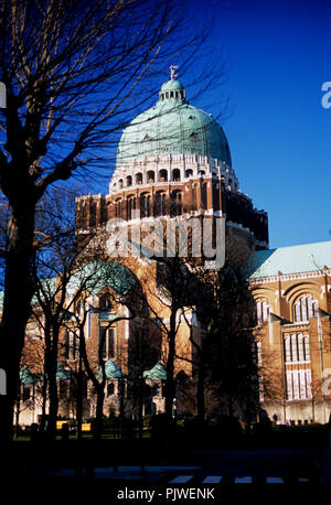 Die nationale Basilika des Heiligen Herzen oder Koekelberg Basilika in Brüssel (Belgien, 12/02/2008) Stockfoto