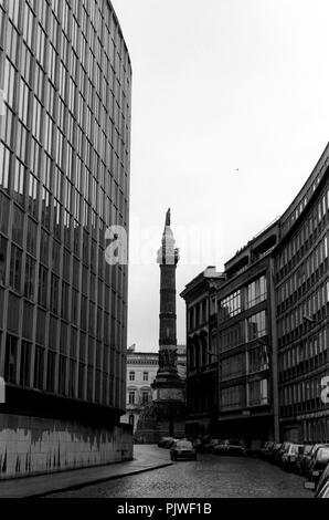 Die Statue von König Leopold I. auf der Colonne Du Congres in Brüssel (Belgien, 1993). Stockfoto