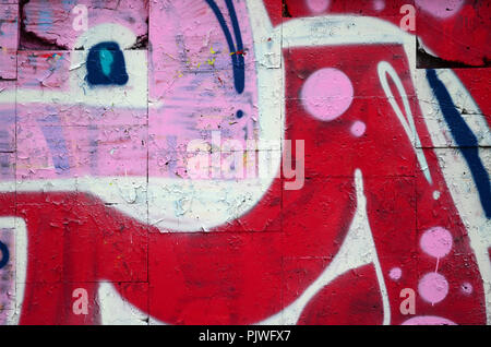 Ein Fragment von Graffiti Zeichnung mit Konturen, angewandt auf die Wand mit Hilfe von Dosen mit Aerosol Farben über den farbigen Füllen von Bereichen. Backgroun Stockfoto