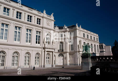 Der neo-klassizistische Palast von Karl von Lothringen auf dem Place de l'Europe in Brüssel (Belgien, 22/10/2011) Stockfoto