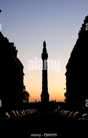 Die Statue von König Leopold I. auf der Colonne Du Congres in Brüssel (Belgien, 08.05.2009) Stockfoto