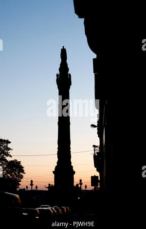 Die Statue von König Leopold I. auf der Colonne Du Congres in Brüssel (Belgien, 08.05.2009) Stockfoto