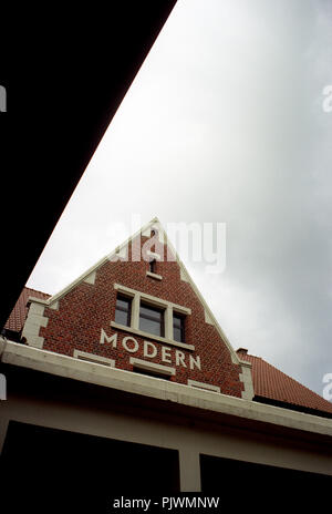 Das Casino modernes Kulturzentrum in Genk (Belgien, 31/08/2004) Stockfoto