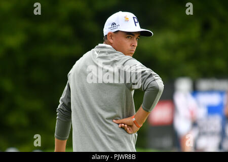 Pennsylvania, USA. Samstag, September 8, 2018: Rickie Fowler steht auf der 8. grün während der dritten Runde der BMW Championship an der Aronimink Golf Club in Newtown Square, Pennsylvania. Gregory Vasil/CSM Credit: Cal Sport Media/Alamy leben Nachrichten Stockfoto