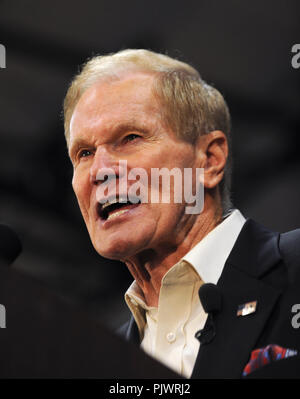 Florida, USA. 8. September 2018. Us-Senator Bill Nelson spricht zur Unterstützung von Florida gubernatorial nominee Andrew Gillum an einem gillum Kundgebung am Orlando Downtown Erholungszentrum am 8. September 2018. Nelson ist auch vor einer Herausforderung im November zu seinem Sitz im Senat von den republikanischen Florida Gouverneur Rick Scott. (Paul Hennessy/Alamy) Credit: Paul Hennessy/Alamy leben Nachrichten Stockfoto