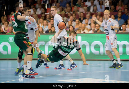 Hannover, Deutschland. 09 Sep, 2018. 09.09.2018, Niedersachsen, Hannover: Handball, Bundesliga, der TSV Hannover gegen Burgdorf - TSV GWD Minden, 4. Spieltag bei Swiss Life Hall: Hannover Fabian Böhm Kerben. Credit: Julian Stratenschulte/dpa/Alamy leben Nachrichten Stockfoto