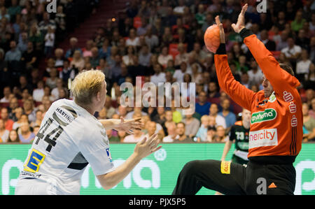 Hannover, Deutschland. 09 Sep, 2018. 09.09.2018, Niedersachsen, Hannover: Handball, Bundesliga, der TSV Hannover gegen Burgdorf - TSV GWD Minden, 4. Spieltag bei Swiss Life Hall: Hannover Fabian Böhm Kerben. Credit: Julian Stratenschulte/dpa/Alamy leben Nachrichten Stockfoto