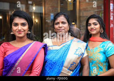 Lewisham, London, 9. September 2018. Mehrere tausend Gläubige und Besucher feiern das Tamil Chariot Festival rund um den Londoner Sivan Kovil Tempel mit einer Prozession durch das Stadtzentrum von Lewisham in London. Quelle: Imageplotter News und Sports/Alamy Live News Stockfoto