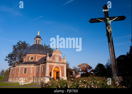 Die chapell Unserer Lieben Frau von Oudenberg, oben auf dem Muur klettern in Geraardsbergen (Belgien, 22/10/2011) Stockfoto