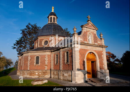 Die chapell Unserer Lieben Frau von Oudenberg, oben auf dem Muur klettern in Geraardsbergen (Belgien, 22/10/2011) Stockfoto