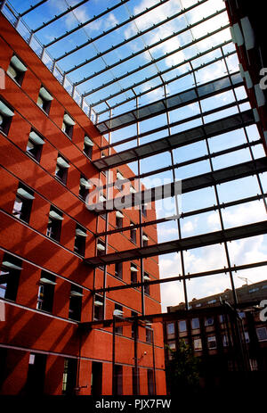 Die provinciehuis Limburg, Sitz der Provinz Limburg, in der Geraetsstraat in Hasselt (Belgien, 31/08/2004) Stockfoto