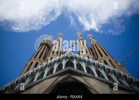 Das Äußere von Antoni Gaudis Sagrada Familia in Barcelona, Spanien, 8. September 2018 gesehen. Foto Johannes Voos TSL Stockfoto