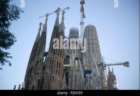 Das Äußere von Antoni Gaudis Sagrada Familia in Barcelona, Spanien, 8. September 2018 gesehen. Foto Johannes Voos TSL Stockfoto