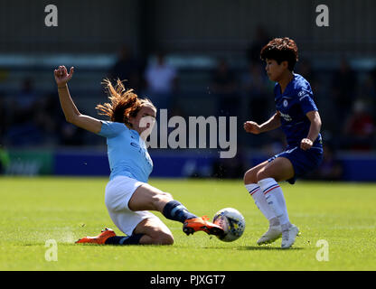 Von Manchester City Jill Scott (links) und Chelsea's Ji, Yun in Aktion während Super der FA Frauen Liga Spiel bei Kingsmeadow, London. Stockfoto