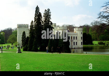 Die Bouchout Schloss innerhalb des Nationalen Botanischen Garten von Belgien in Meise (Belgien, 05/1992) Stockfoto