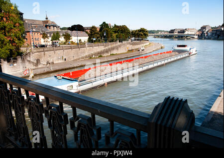 Der Boulevard Isabelle Brunell Promenade entlang der Sambre in Namur (Belgien, 09/09/2013) Stockfoto