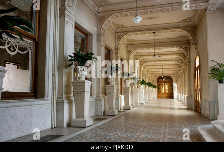 Die art nouveau Innenraum des Zusters van de Ursulinnen Institut in Onze-Lieve-Vrouw Waver (Belgien, 30/08/2009) Stockfoto