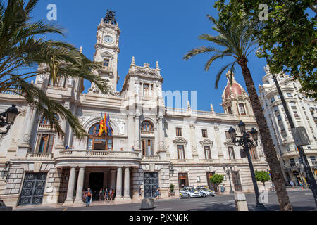 Das Rathaus und die Plaza del Ayuntamiento, dem Platz vor dem Rathaus in Valencia, Spanien Stockfoto