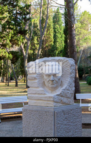 Denkmal von Josip Broz Tito vor der Galerie auf der Insel Brioni Stockfoto