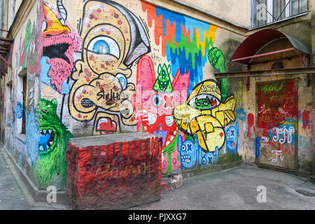 Saint Petersburg, Russland - Januar 16, 2018: Graffiti an der Wand auf der Straße im art-center Puschkinskaja 10 Stockfoto