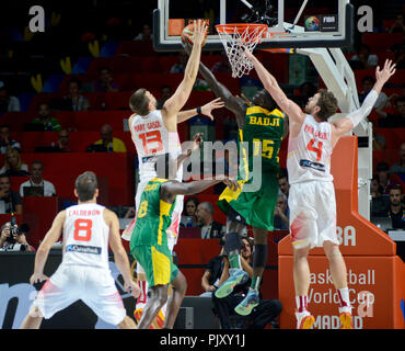 Pau und Marc Gasol (Spanien) Verteidigung der Felge gegen Senegal. Basketball Wm Spanien 2014 Stockfoto