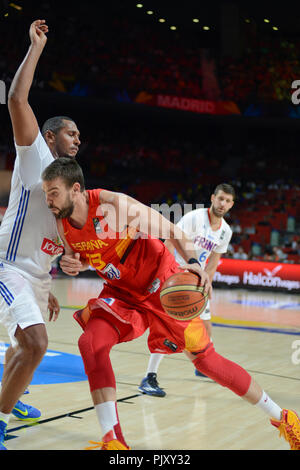 Marc Gasol (Spanien) gegen Boris Diaw (Frankreich) Basketball-WM 2014 Stockfoto