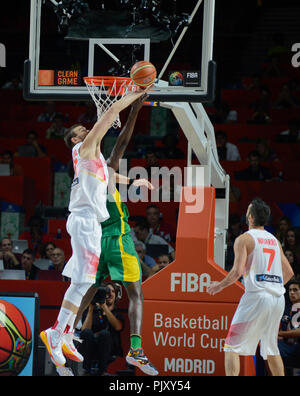 Marc Gasol (Spanien) blockieren einen Schuß gegen Senegal. Basketball WM 2014 Stockfoto