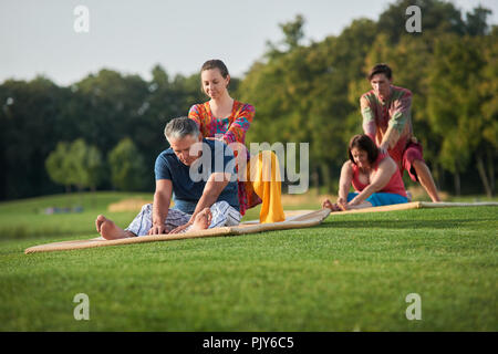 Gruppe Thai Massage der Schultern. Stockfoto