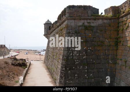 Fort von São Francisco do Queijo (Forte São Francisco Xavier do Queijo) ist eine Festung im Jahre 1661 gebaut, in Porto District, Portugal. Stockfoto