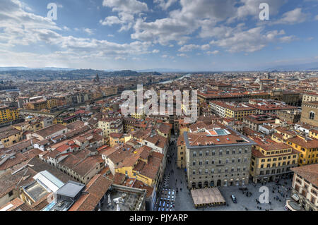 Luftaufnahme von Florenz, Palazzo Vecchio, Piazza della Signoria in Florenz, Italien. Architektur und Sehenswürdigkeiten von Florenz. Stockfoto